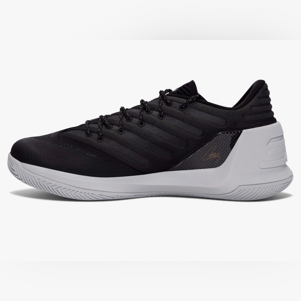 NWT Under Armour Curry 3 Low